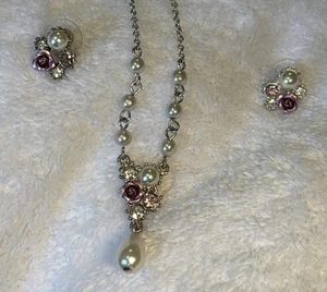 SAO Vintage Y Collana E Orecchini Set Finta Perla Rosa Rosa Strass Gioielli - Foto 1 di 14