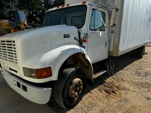 1999 2000 2001 International 4700 OEM AC Compressor 2000820-091 - Picture 1 of 12