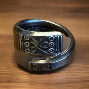 Vintage Floral Japan Spoon Ring Stainless Steel Repurposed Flatware Band Size 7 - Picture 1 of 4