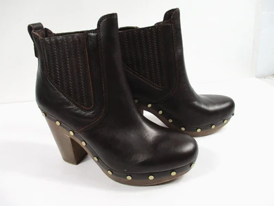 NUEVAS Botas Ugg Carberry Cuero Tachonado al Tobillo Negras Talla 9 Foto 1 de 4