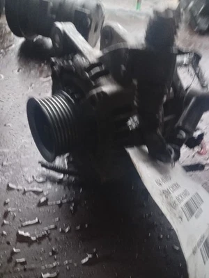 Used Alternator fits: 2009 Scion TC 4 cylinder 100 amp Grade A Foto 1 de 4