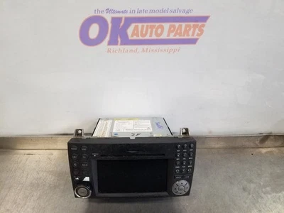 10 2010 MERCEDES SLK350 AMG RADIO AUDIO DISPLAY WITH RECEIVER *PARTS ONLY*  - Image 1 of 4