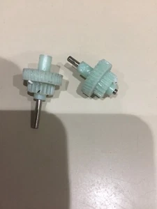 New Bright Holiday Express 380 - 2 Wire Main Drive Gears For Big Wheels. - Picture 1 of 1