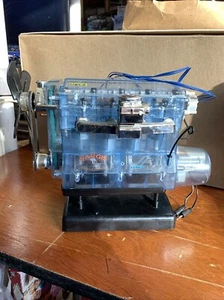 Trends UK Built 4 Cylinder Battery Operated Engine With Sound - Picture 1 of 7