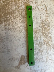 Barra de tracción LVU23248 para John Deere 4044M, 4044R, 4049M, 4049R, 4052M, 4052R - Imagen 1 de 3