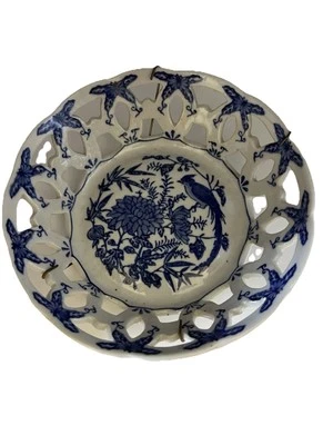 Cabide de metal para pássaros decoração de parede tigela reticulada porcelana azul e branca - Imagem 1 de 3