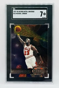 1997-98 Metal Universe Michael Jordan #23 SGC 7 Chicago Bulls NBA - Foto 1 di 6