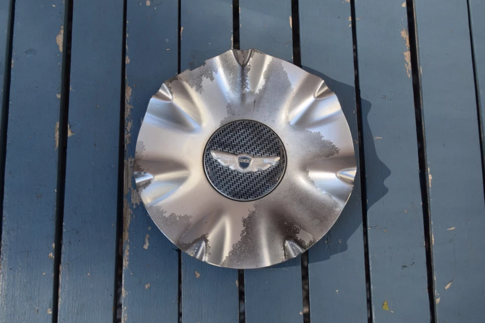 Tapacubos central de rueda OEM 2011 2012 2013 2014 HYUNDAI GENESIS Foto 1 de 4