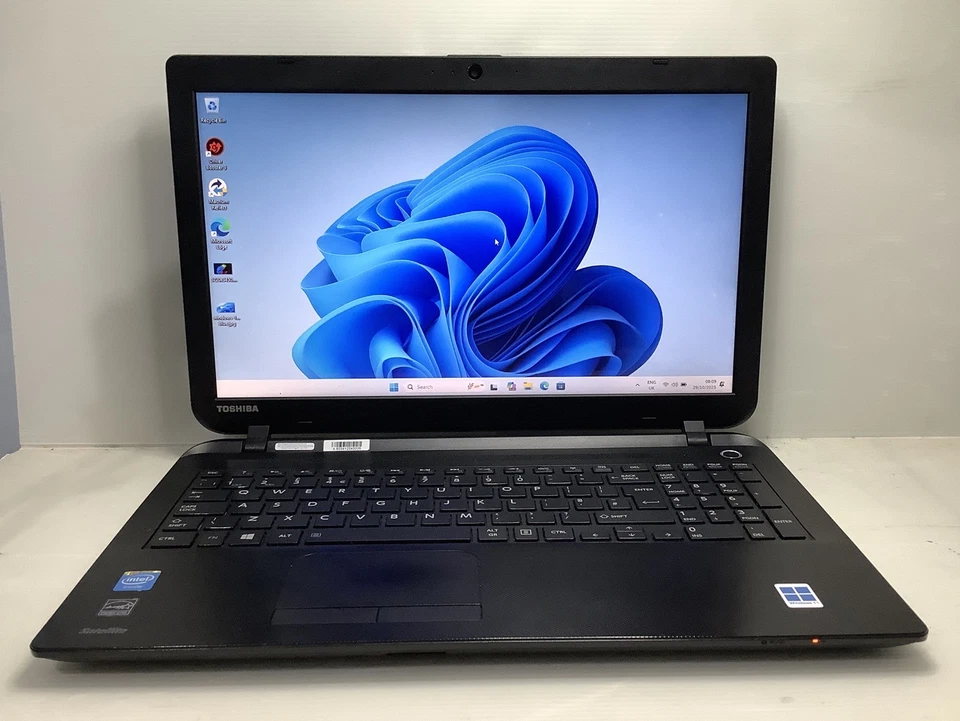 Toshiba Satellite C50-B-14D,INTEL@2.16GHz,8GB RAM,128GB SSD,WIN 11 PRO(245) 25H2 - Image 1 of 4