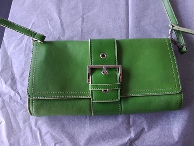 Monedero Rolfs en verde. Bolso de hombro o pulsera con hebilla. Ver descripción. Foto 1 de 4