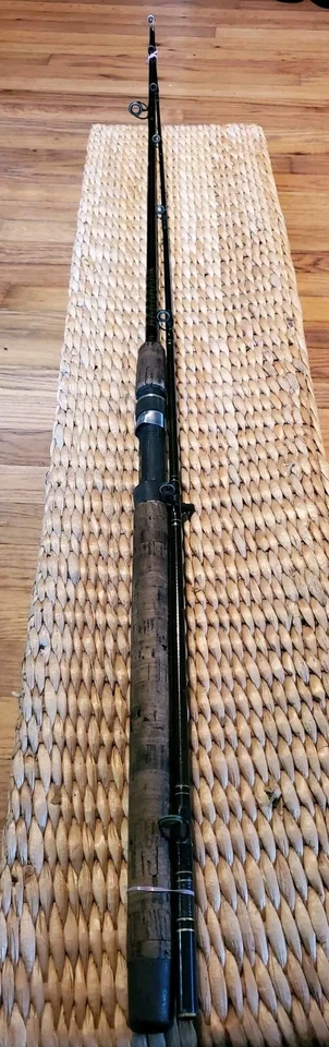 Vara de fundição Abu Garcia Conolon personalizada grafite em branco 8'6 2 peças Med-lite 4-15 lb em excelente estado usado - Imagem 1 de 4