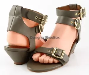 $275 CYNTHIA VINCENT LUCCA Grey Leather Designer Low Wedge Buckled Sandals 6.5 - Picture 1 of 4