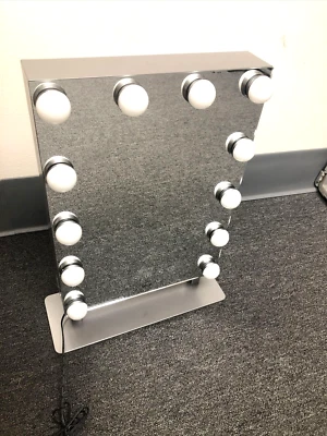 iHome - Altavoz Bluetooth Espejo Iluminado HOLLYWOOD PRO Tocador Estéreo iCVBT15 Foto 1 de 4