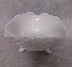 L E Smith Hobnail 3 Footed Bowl White Milk Glass 6" x 3.25" - Picture 1 of 9