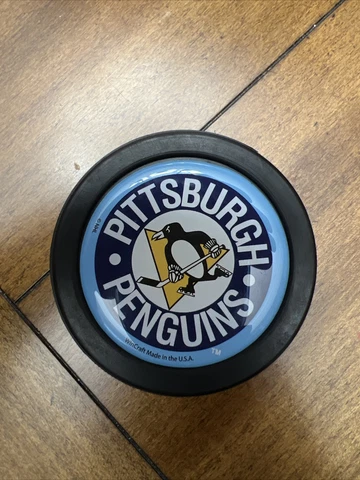 WinCraft Pittsburgh Penguins Vintage Throwback Logo Hockey Puck Cover
