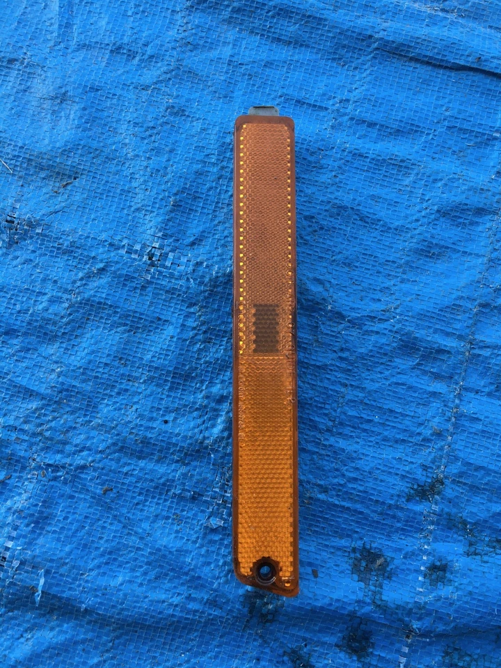 SATURNO L/F LADO DEL CONDUCTOR MARCADOR LUZ LÁMPARA LF IZQUIERDA ESQUINA DELANTERA PARACHOQUES REFLEJO OEM Foto 1 de 3