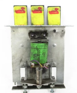 Máquina de pinball Hurricane Williams conjunto de objetivo de caída de 3 bancos A-13595-3 - Imagen 1 de 3