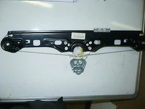 NEW GENUINE MERCEDES C CLASS W203 CHASSIS REAR RIGHT WINDOW REGULATOR 2037300446 - Picture 1 of 1