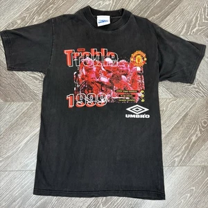 Vintage Umbro Small Men’s Manchester United 1999 Treble Winners T- Shirt. - Picture 1 of 11