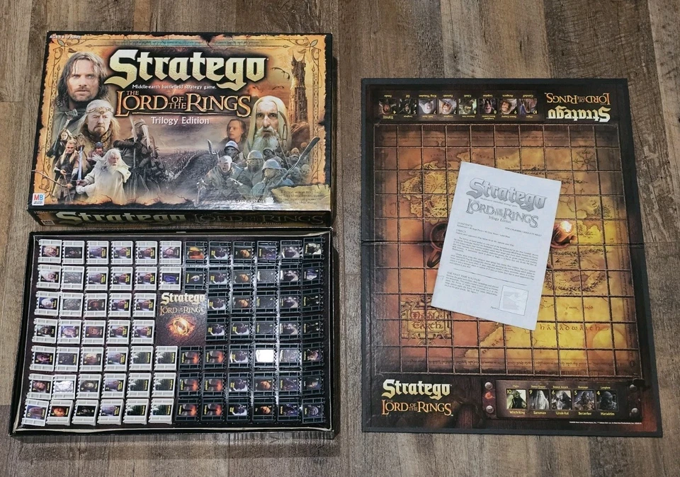 Stratego The Lord of the Rings Trilogy Edition (2004) 100% COMPLETE! - Image 1 of 4