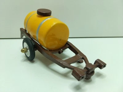 Quiralu - La Ferme - Tonneau d'épandage - Photo 1/4