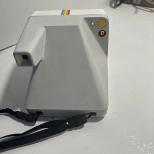 Polaroid Now Instant Camera - Picture 1 of 4