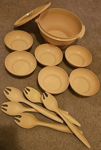 VTG Tupperware Harvest Gold Salad Bowl 10” With Lid, 6 Bowls, 5 Serving Utensils - Picture 1 of 6