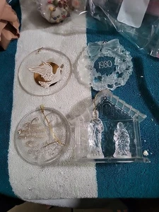 4 Vinyage Acrylic Christmas Ornaments B4-4 - Picture 1 of 10