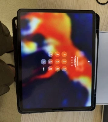 Apple iPad Pro 5. Gen 128GB, Wi-Fi, 12,9 Zoll - Space Grau - Bild 1 von 3