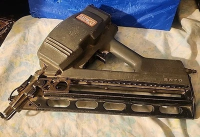 SENCO SN70 框架钉枪带脚趾甲安全测试 — 第 1/4 张图片