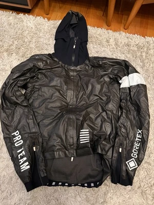 Chaqueta aislada Rapha Pro Team Gore-Tex talla L Foto 1 de 4