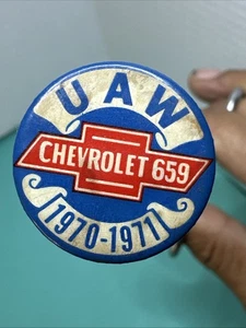 vintage 1970-1971 UAW CHEVROLET 659 pin back - Picture 1 of 6
