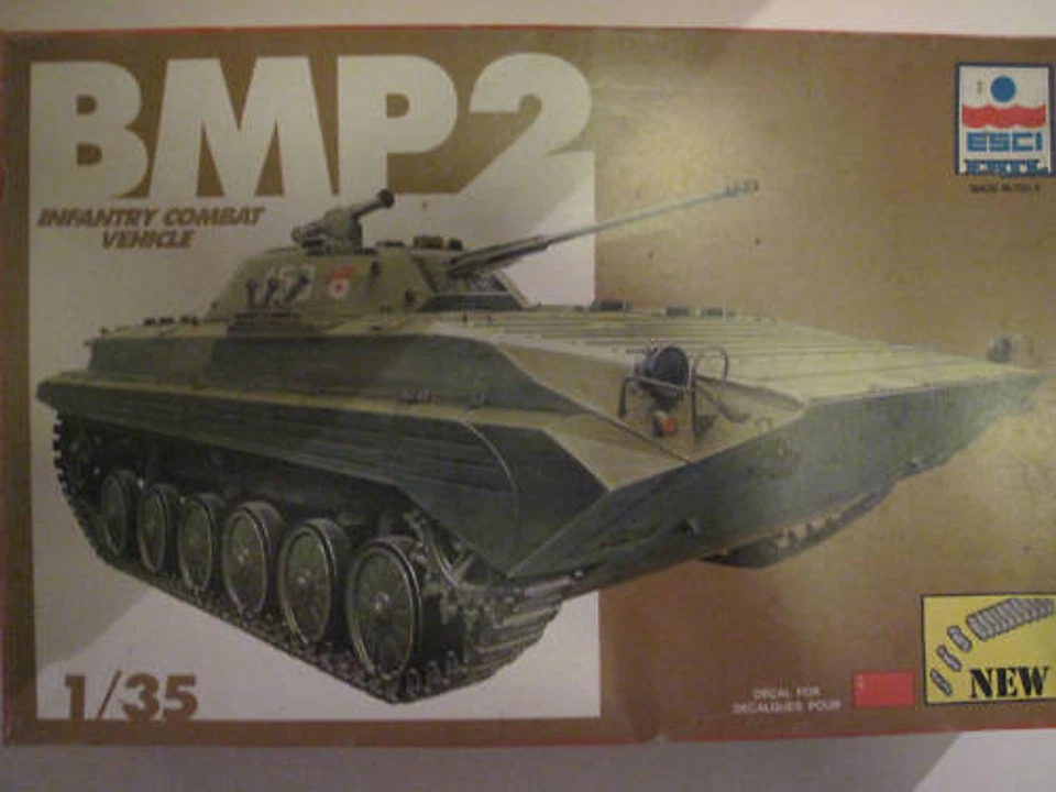 BMP2 INFANTRY COMBAT VEHICLE ;  ESCI ERTL.SCALA 1:35 - Immagine 1 di 1
