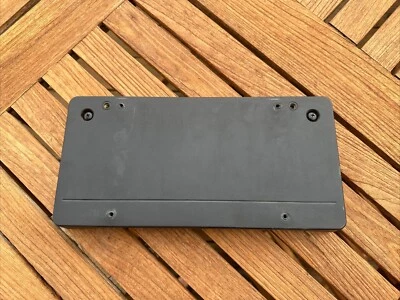 Genuine BMW Front License Bracket 51137200747 535i GT 535i GT xDrive 550i GT 550 - Image 1 of 4