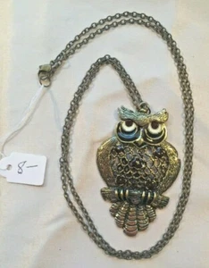 Schöner Eulen Anhänger - goldfarbene Eule an antiker goldfarbener Kette - Bild 1 von 5