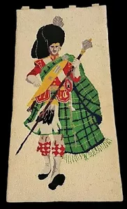 Alfombra Guardia Real Escocesa De Colección 50x28 Colgante de Pared Británica Enganchada Lazo Cerrado - Imagen 1 de 9