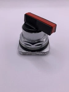 NEW Siemens Furnas 52SB2AA2 Selector Switch 2 Position Oil Tight  GENUINE OEM - Picture 1 of 3