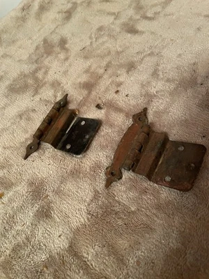 Новый из старых запасов винтажный шарнир Amerock 3/8 смещение колониальный медный шкаф буфет MC США - Изображение 1 из 3