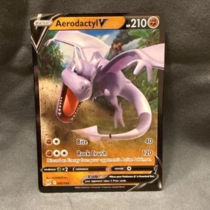 Pokémon TCG Aerodactyl V Sword & Shield - Lost Origin 092/196 Holo Ultra Rare - Picture 1 of 2