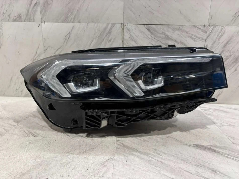 FARO BMW 330I M340I 2023-2024 OEM LADO DERECHO PASAJERO LED NO ADAPTABLE Foto 1 de 4