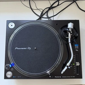 Pioneer dj PLX 1000 Turntable (1) - Picture 1 of 5