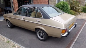 Ford Escort mk2 1600 Ghia - Picture 1 of 13