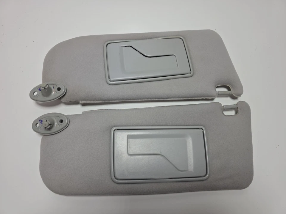 Juego de pares de parasoles grises para conductor y pasajero Toyota Celica 2000-2005 Foto 1 de 4