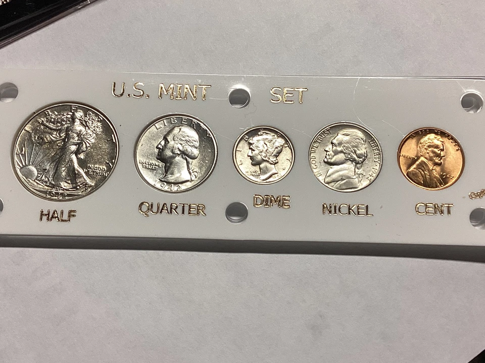 **SUPER SALE**1942”WAR YEAR” Mint Set in Capital Plastics Display  - Nice Coins - Image 1 of 2