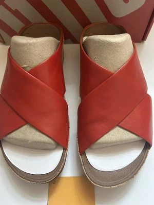 Fitflop 红色皮革软木鞋底 US 8 EUR 39 女式凉鞋懒人鞋舒适 — 第 1/4 张图片