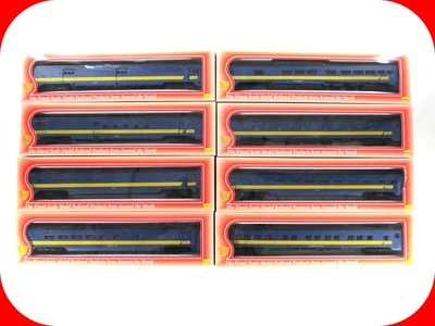 HO Scale ***VIA RAIL*** Passenger 8-Set - IHC 48288, Knuckle Couplers, Interiors - Image 1 of 4