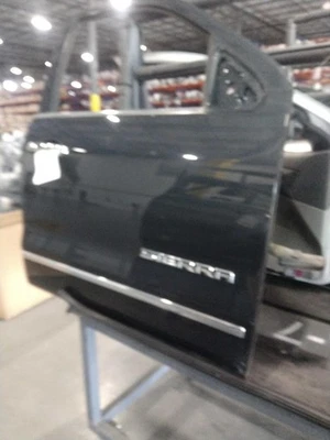 Used Front Right Door Assembly Front fits: 2017 Gmc Sierra 1500 pickup Crew Cab - Image 1 of 4