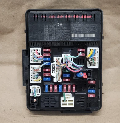 2013-2014 Nissan Pathfinder Control Unit IPDM Fuse Relay Box OEM USED 284B73JA0B - Image 1 of 4