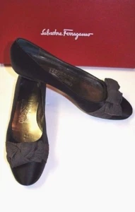 Beautiful Designer SALVATORE FERRAGAMO Ladies Black Satin Shoes 7-1/2 B ITALY - Bild 1 von 7