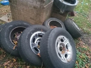 Tires & Rims Ford &Nissan all 4 and Great tires - Picture 1 of 8